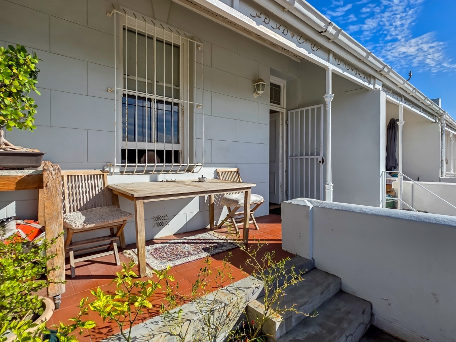 2 Bedroom Property for Sale in Zonnebloem Western Cape